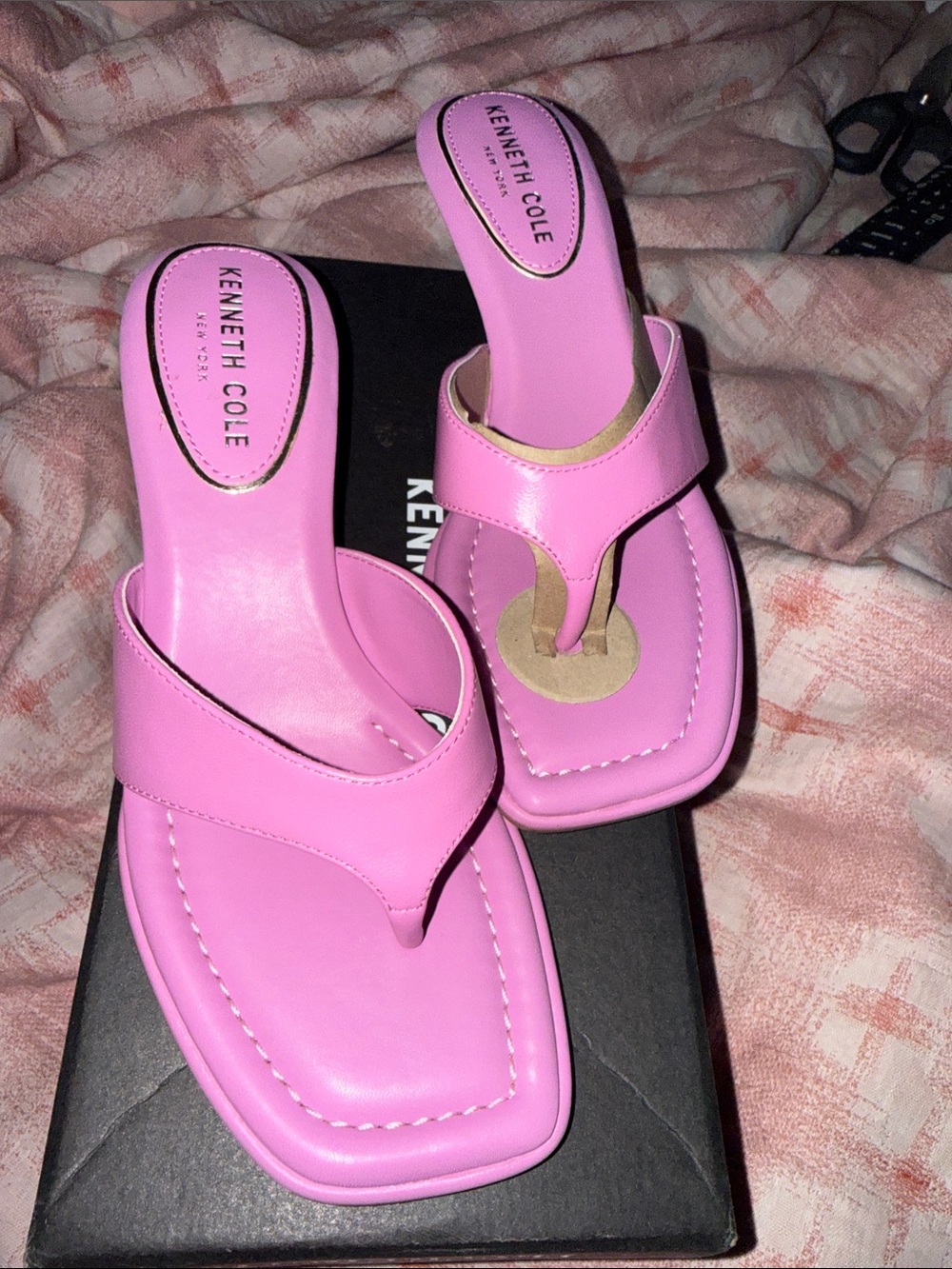Kenneth Cole Bright Pink Square-Toe Thong Sandals